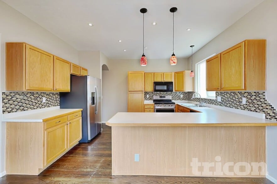 Building Photo - 9061 Renoir Dr