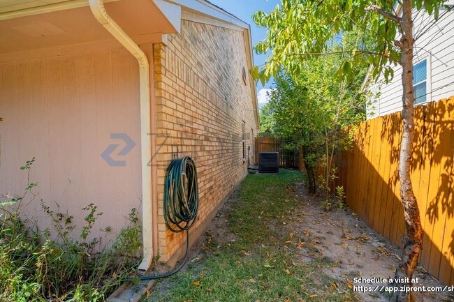 Building Photo - 6724 Mountain Cedar Ln