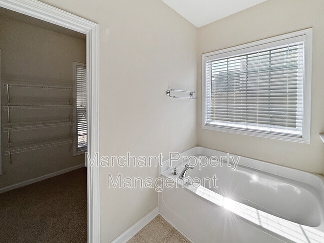 Building Photo - 125 Wild Dogwood Way