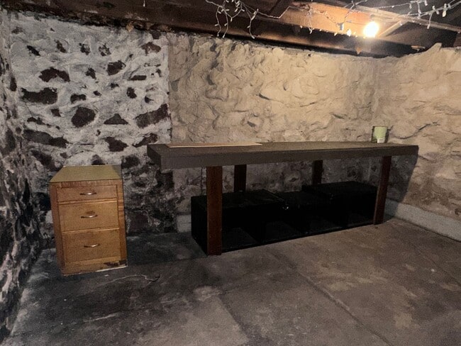 Building Photo - 120 N 4th Ave