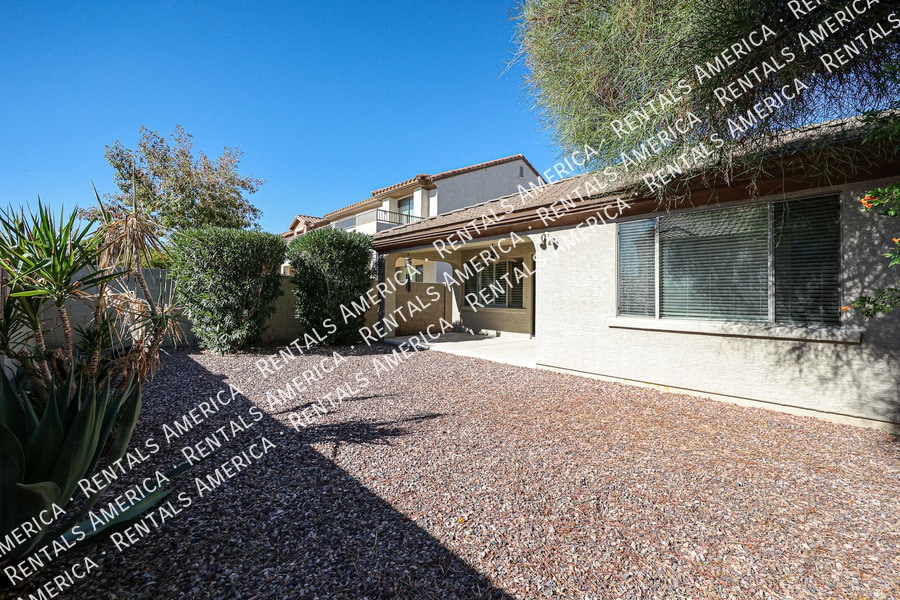 Building Photo - 4325 W Powell Dr