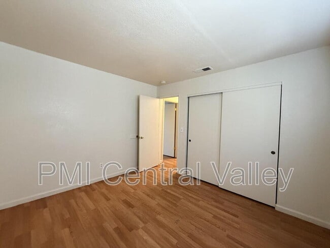 Building Photo - 6222 Porterfield Ct