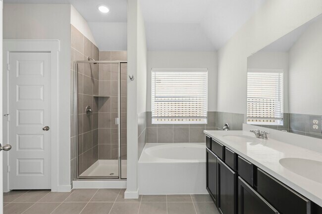 Building Photo - 4696 Peony Grn Dr