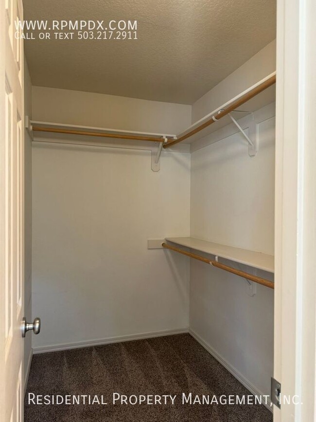 Building Photo - Arbor Reserve Townhome with 2 Spacious Pri...