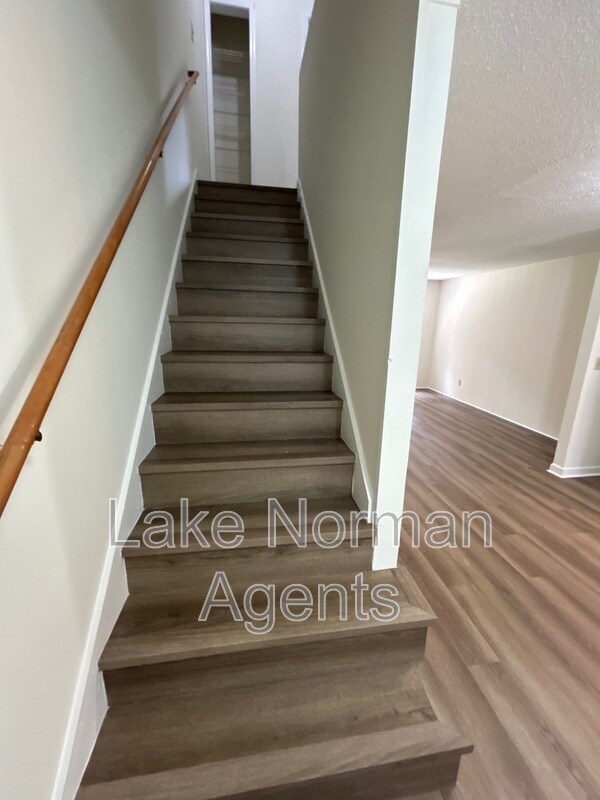 Building Photo - 4709 Grassy Creek Rd
