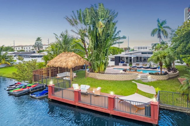 Building Photo - 19720 NE 26th Ave