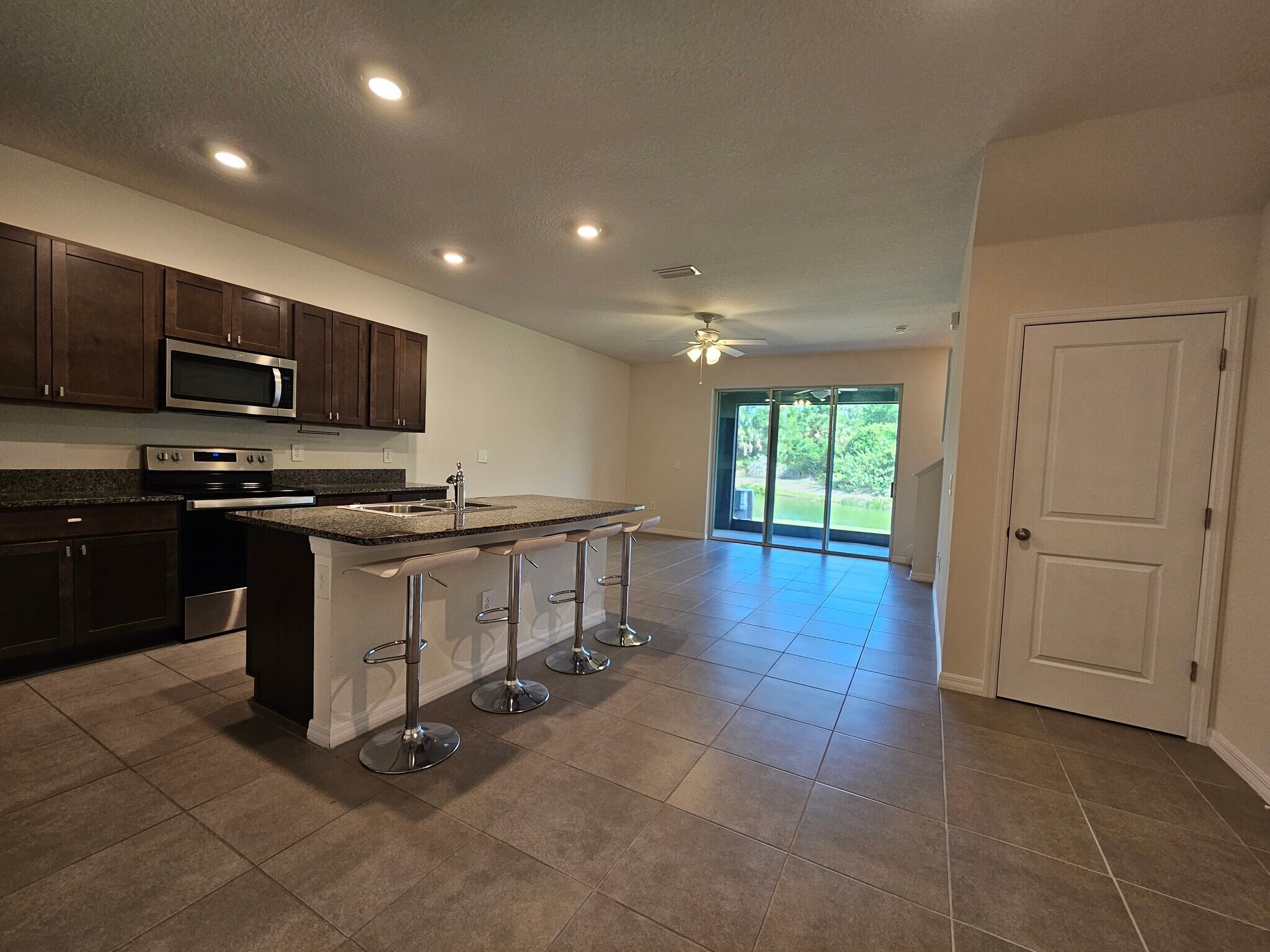 Building Photo - 8652 Milestone Dr