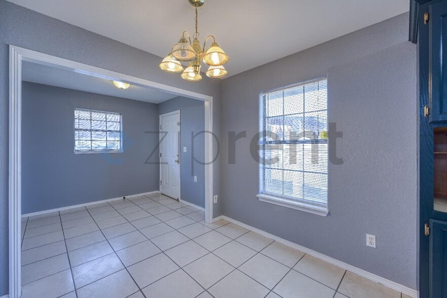 Building Photo - 6053 Blanco River St