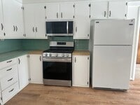 Building Photo - 100 Valley View St