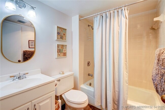 Building Photo - 5563 NE Gulfstream Way