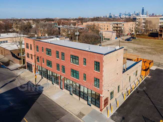 Building Photo - 1427 S Kedzie Ave