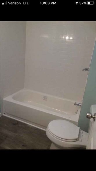 Building Photo - 1058 S Plymouth Ave