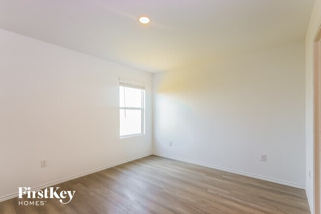 Building Photo - 6531 Scarecrow Wy