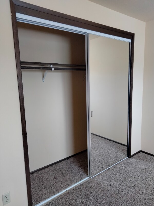 Building Photo - 797 Meadows Dr