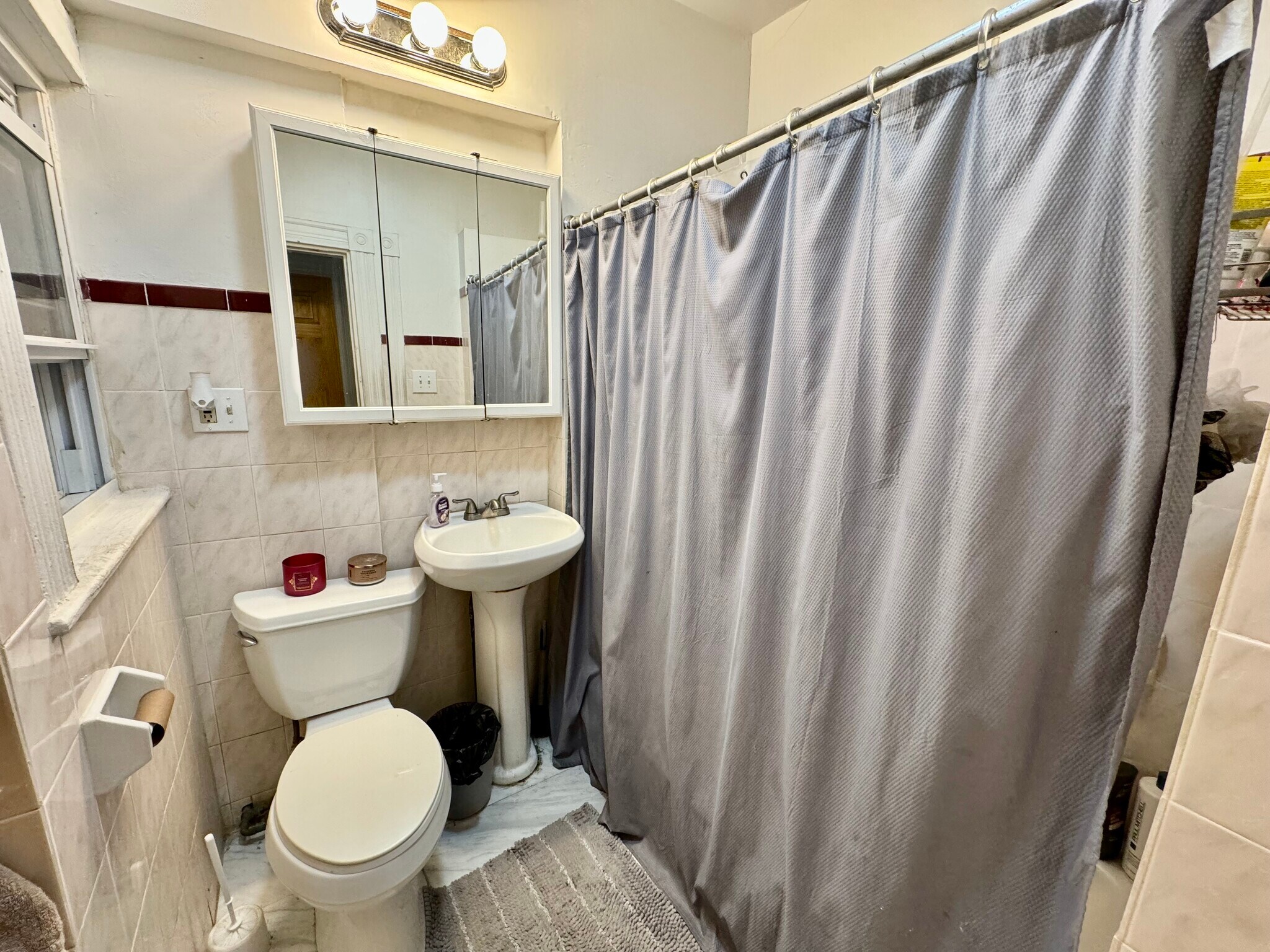 Building Photo - 872 Huntington Ave