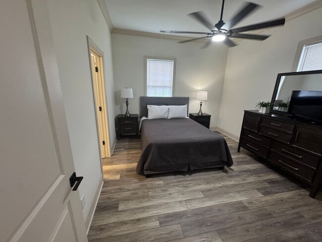 Building Photo - Fully Renovated Home just minutes from Downtown Rock Hill