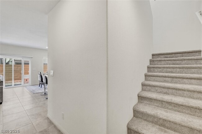 Building Photo - 498 Canary Song Dr