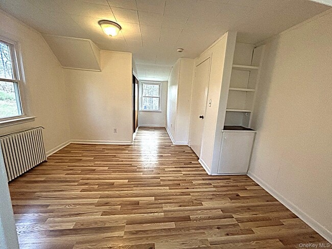 Building Photo - 8 Ridge St