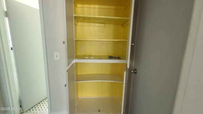 Building Photo - 500 S Beach St