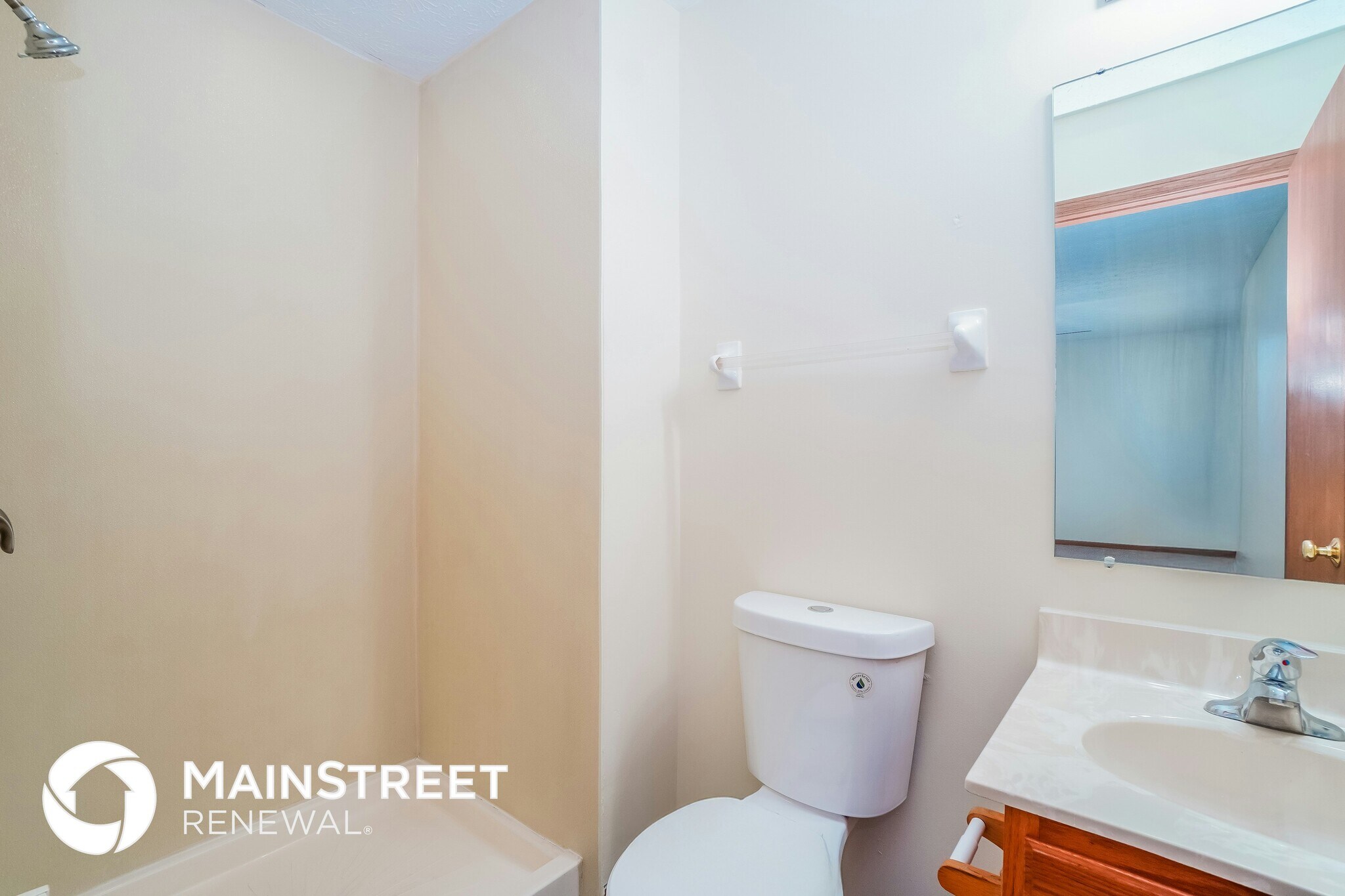 Building Photo - 2672 Fernwood Ave