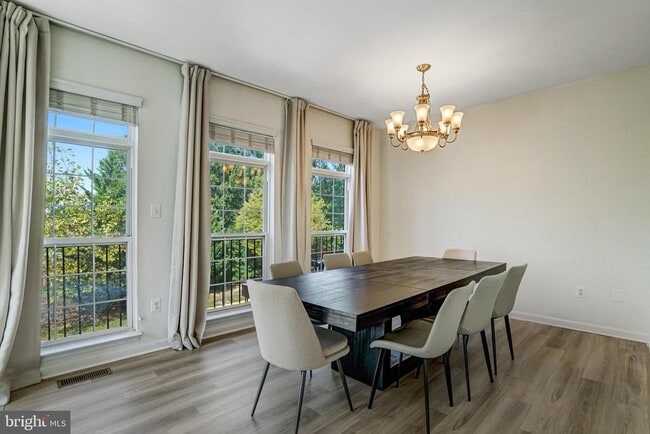 Building Photo - 8535 Wyngate Manor Ct