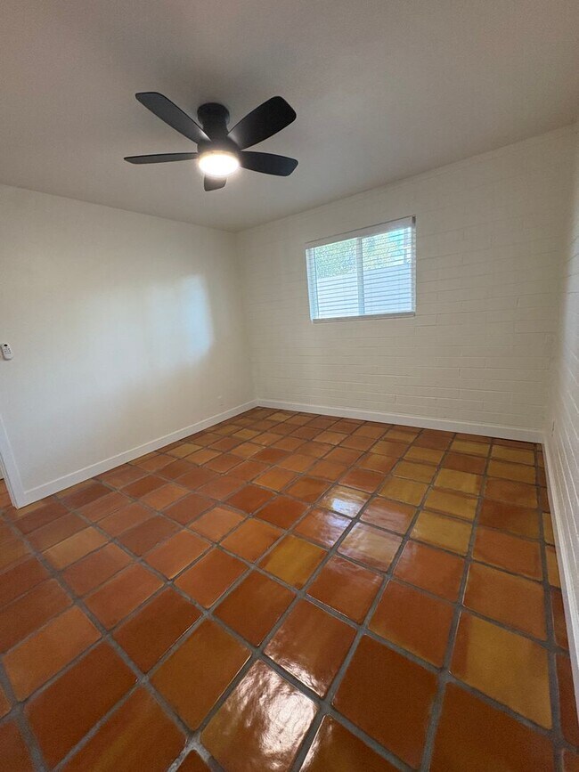Building Photo - 817 S Melody Ln