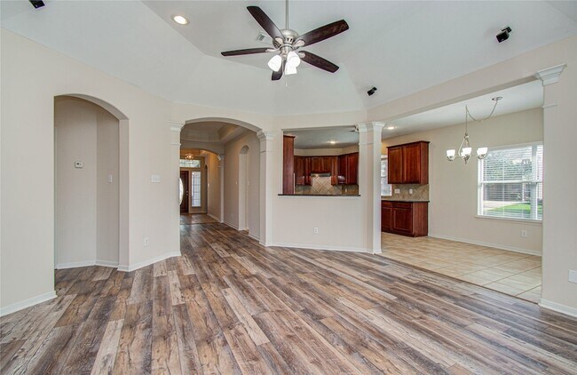 Building Photo - 226 Elana Ln