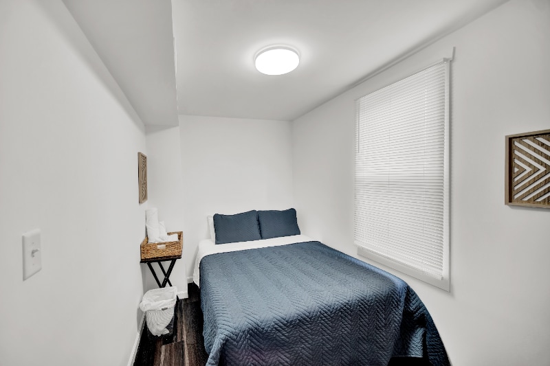 Building Photo - 1721 N Kimball Ave