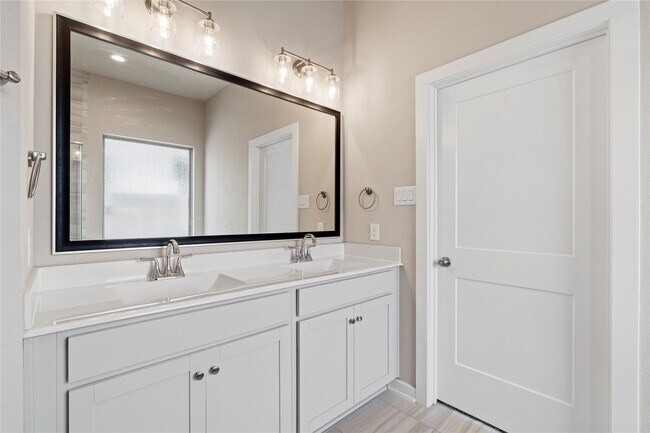 Building Photo - 939 Malibu Shr Ln