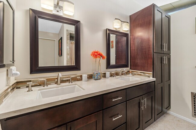 Building Photo - 70801 Fairway Dr