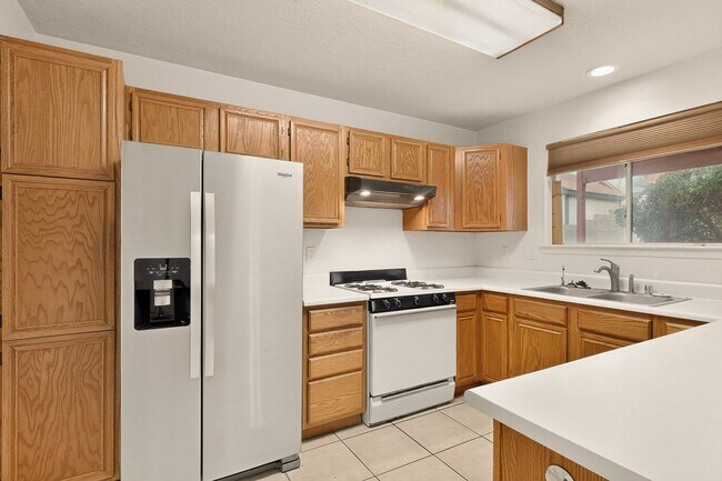 Building Photo - 7817 Sunrose Dr NW