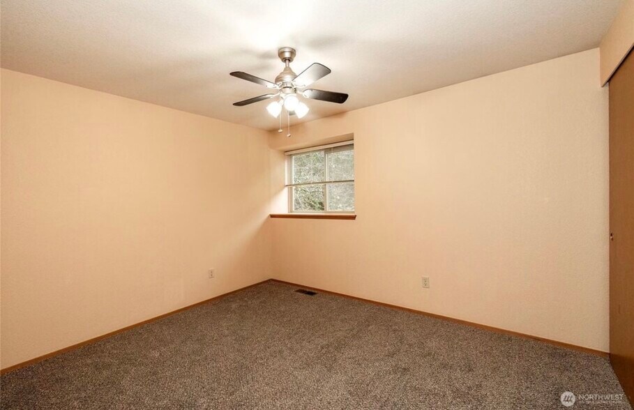 Bedroom 2 - 4100 Songbird Ln NW