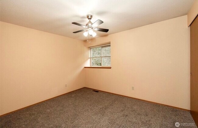 Bedroom 2 - 4100 Songbird Ln NW