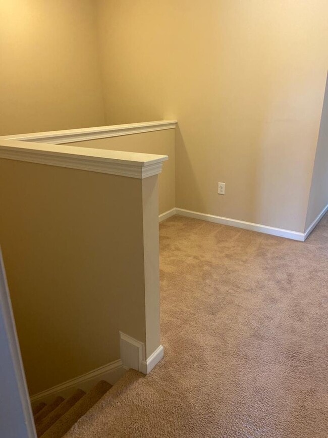 Building Photo - 1035 Ileagnes Rd