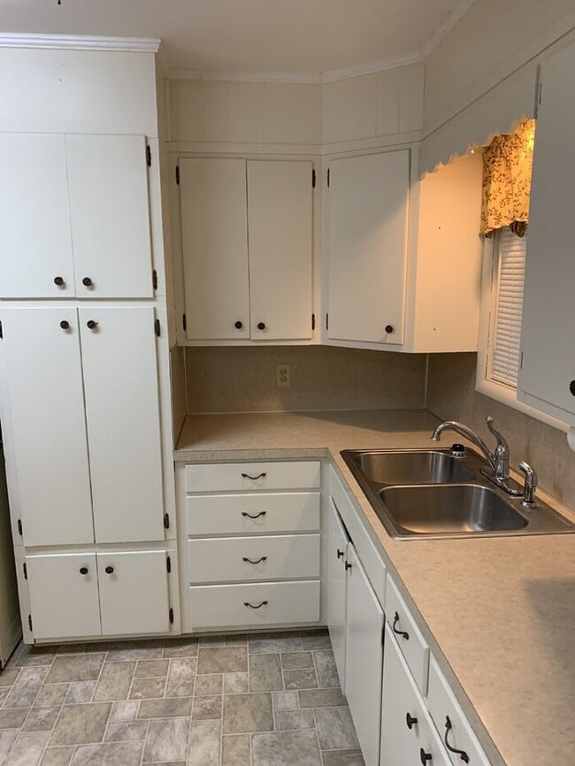 Building Photo - 3804 W 25th Ave