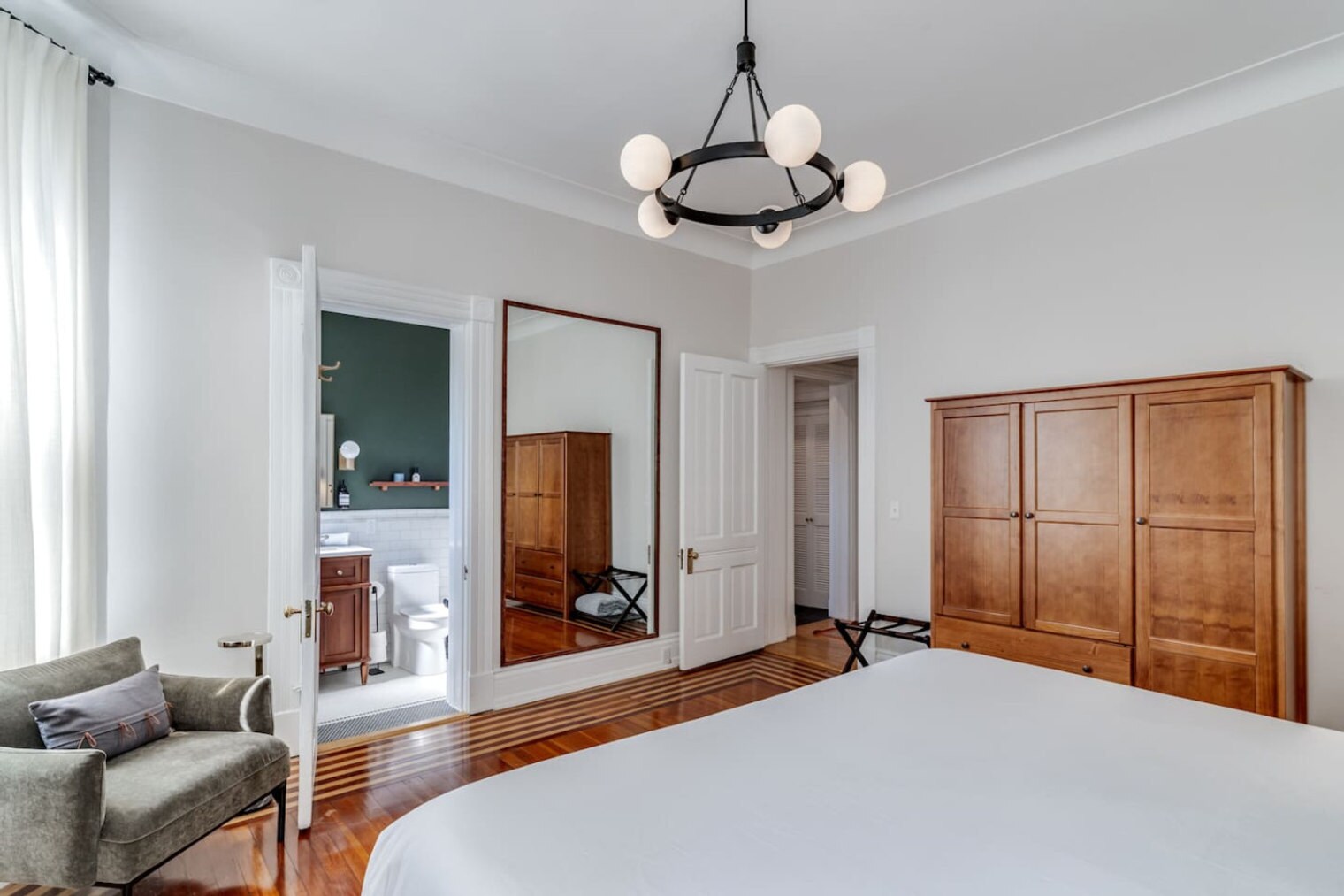 Building Photo - 353 Thrall St