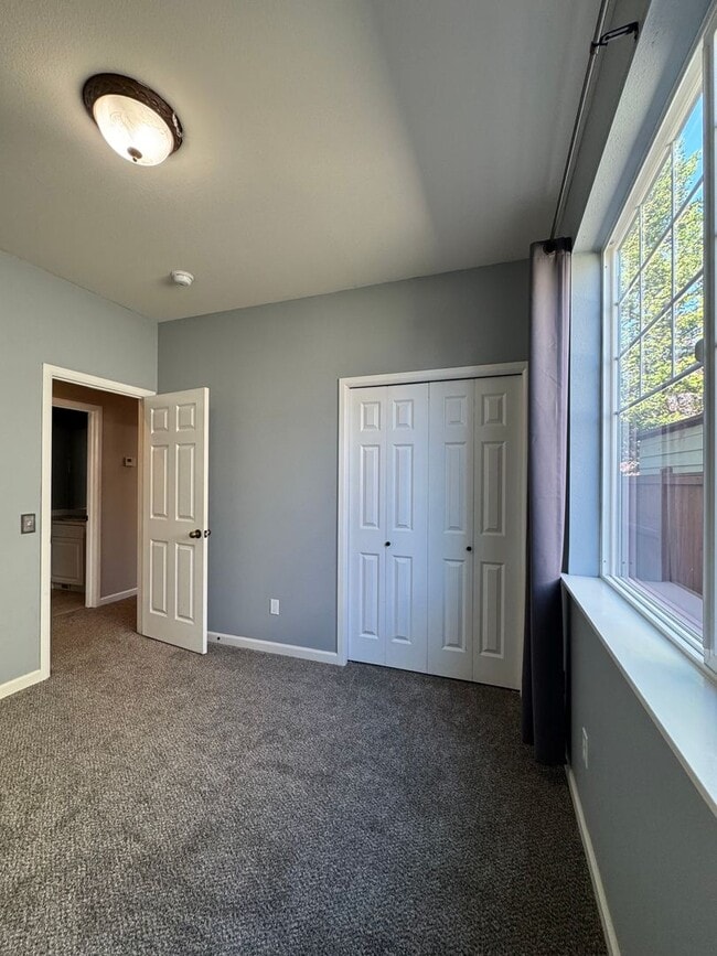 Building Photo - Rare Wheaton Ct Availability