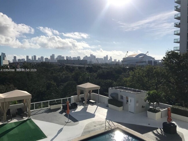 Building Photo - 1861 NW S River Dr