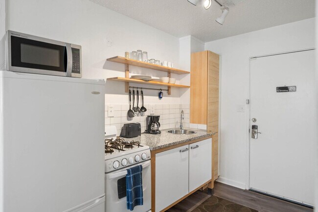Building Photo - 47 25th St NW