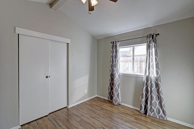 Building Photo - 913 St Timothy St