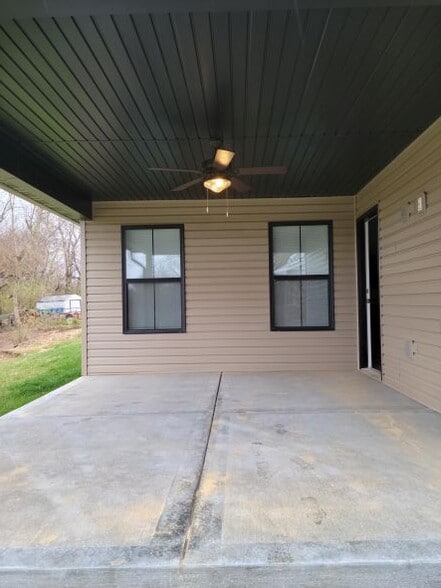 Building Photo - 114 Hampton Dr