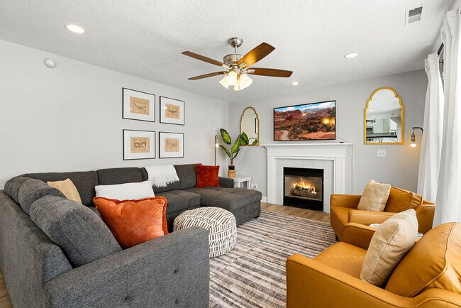 Building Photo - 1162 Cave Hollow Ln