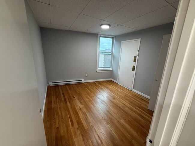 Building Photo - 83 Haven St