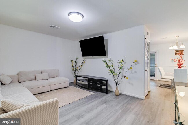 Building Photo - 314 Rivermont Dr