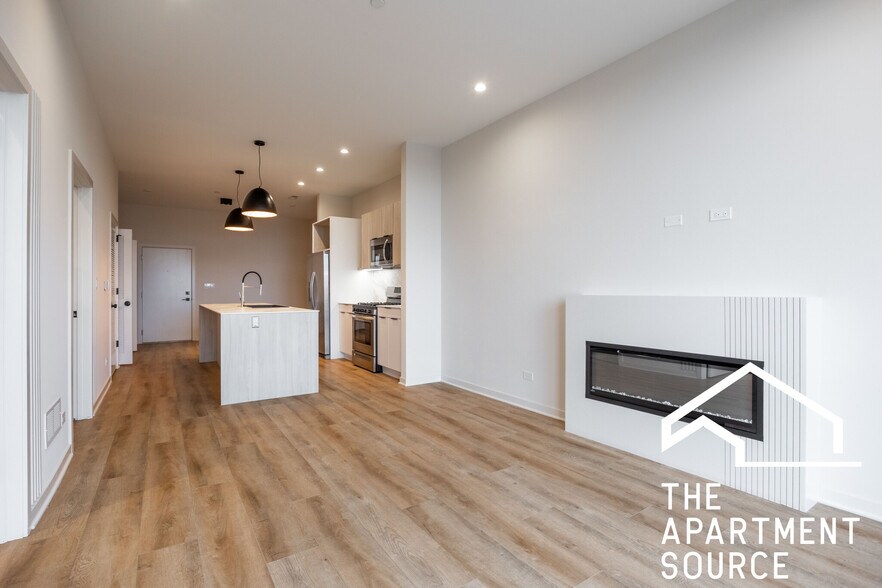 Building Photo - 3207 N Narragansett Ave