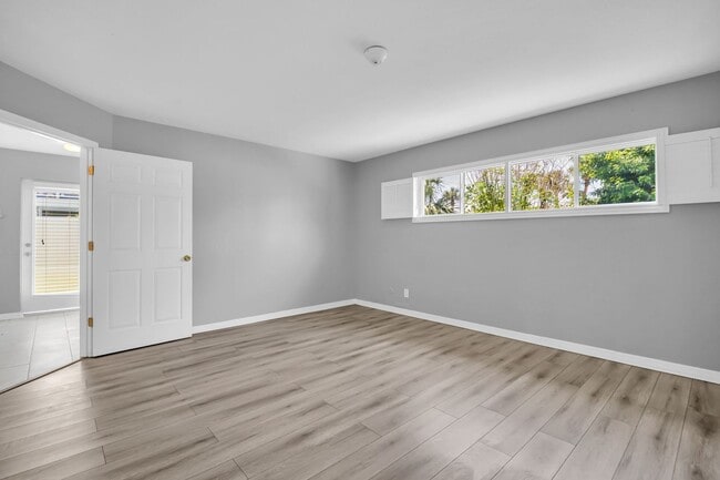 Building Photo - MAXIMO MOORINGS 3/2/2 HOME NEAR ST. PETE B...