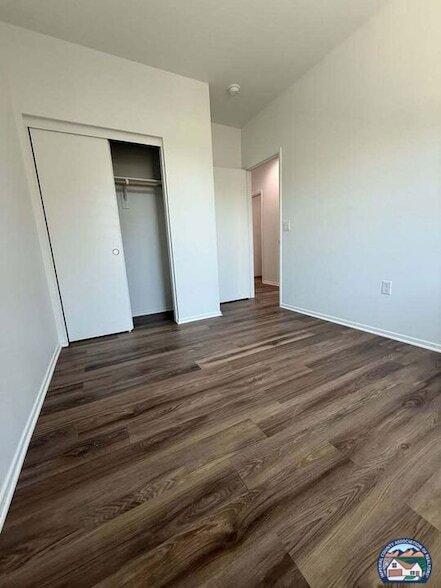 Building Photo - 518 S F St