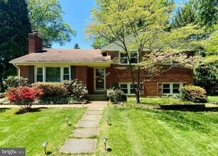 Building Photo - 1410 Pathfinder Ln