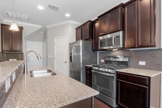 Building Photo - 13400 Briarwick Dr