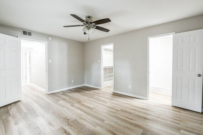 Building Photo - 2585 Marilee Ln
